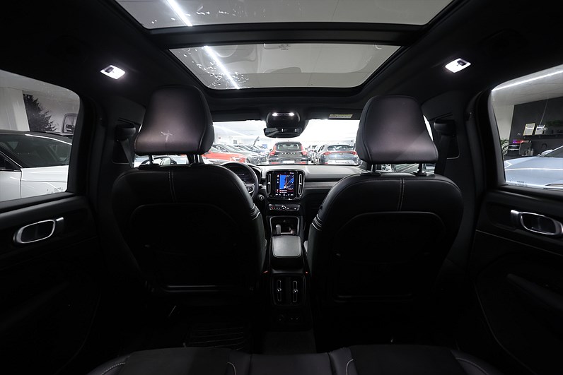 Volvo XC40 Recharge T4 211hk R-Design H/K Pano