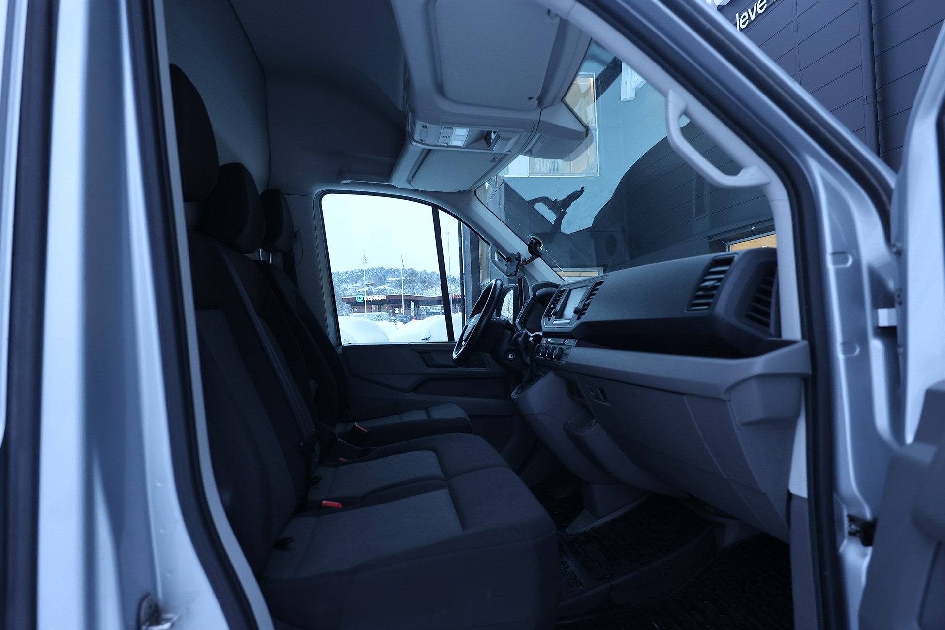 Volkswagen Crafter 35 2.0 TDI 177hk L2H2 B-kamera Värmare