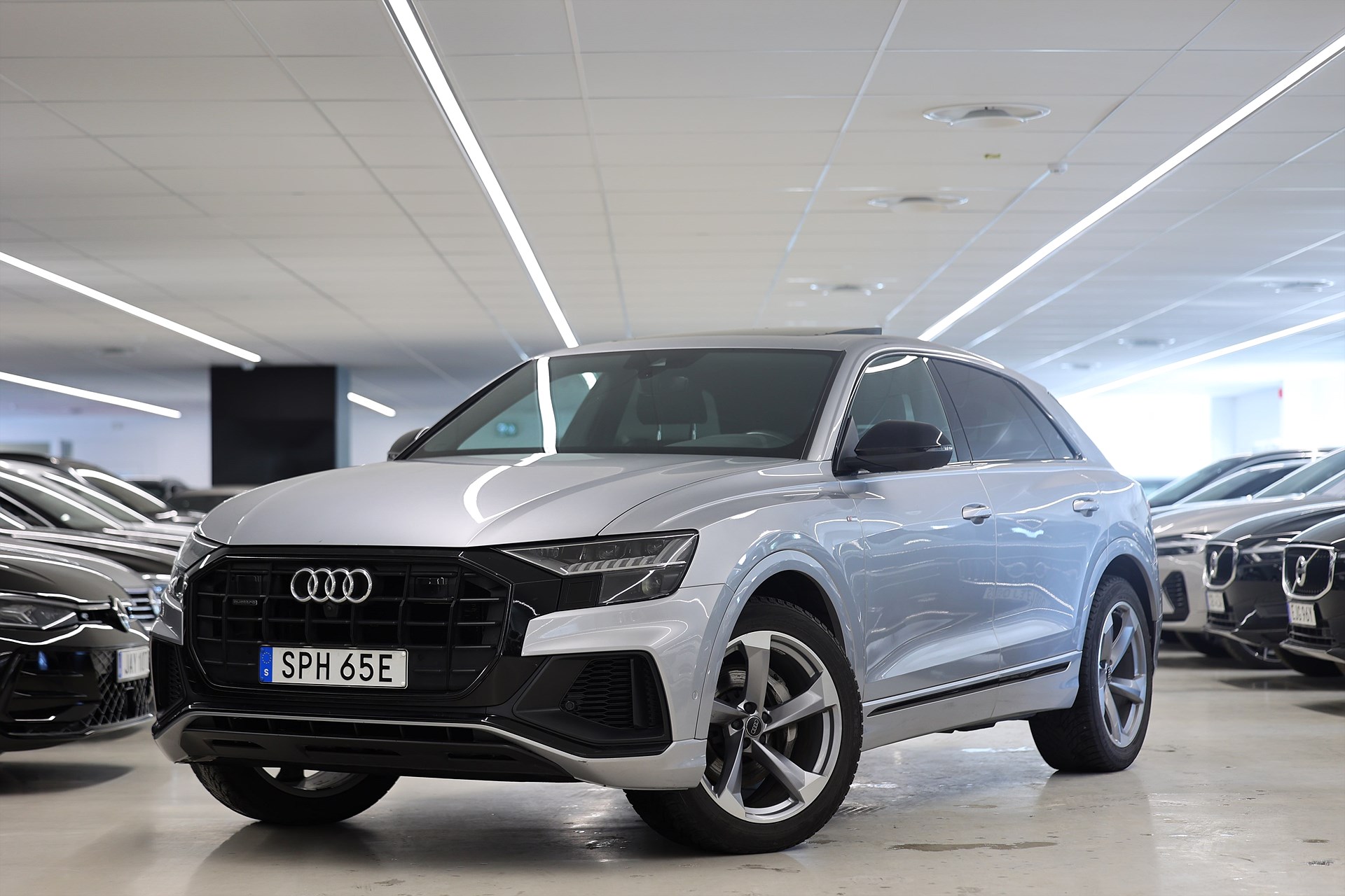 Audi Q8 50 TDI 286hk Q S-Line B&O 360-Kamera Pano Värmare Luftfjädring