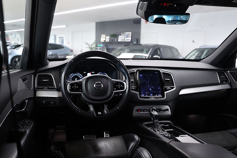Volvo XC90 D5 AWD 235hk *Hjulkampanj!* R-Design Luft 7-Sits Drag