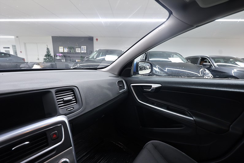 Volvo V60 D4 181hk *Kampanj!* Momentum Drag Keyless Värmare