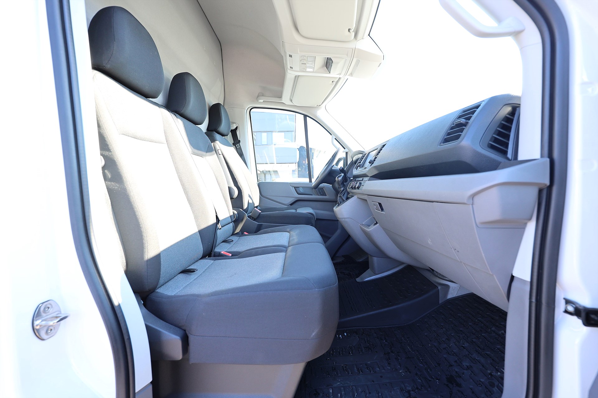 Volkswagen Crafter 35 2.0 TDI 140hk Climatic CarPlay Drag B-kamera
