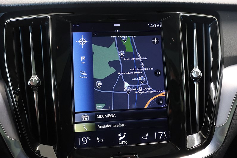 Volvo V60 Recharge T6 AWD 340hk Momentum Pano H/K Keyless