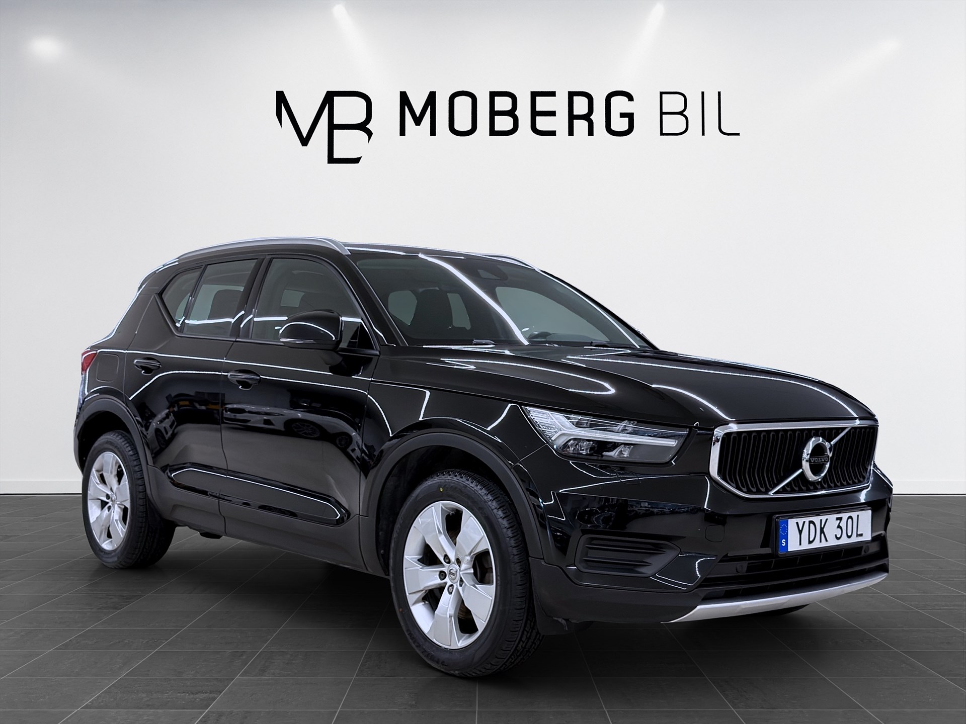 T2 Manuell 129hk Momentum PDC CarPlay