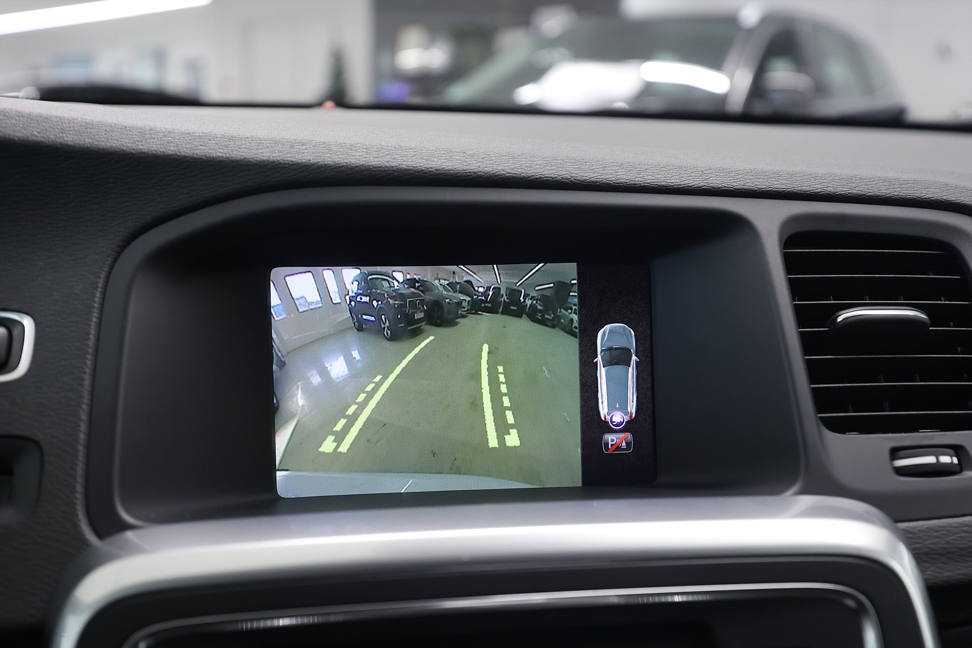 Volvo V60 D4 190hk Summum Värmare B-kamera Navi Skinn