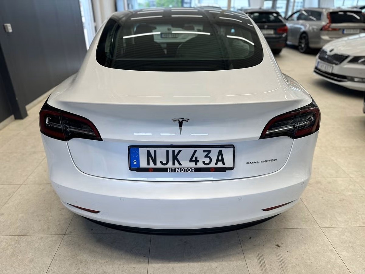 Tesla Model 3 – bild 8