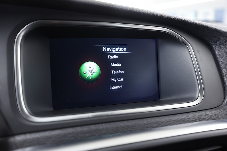 Volvo V40 D2 115hk Momentum Drag Värmare VOC PDC