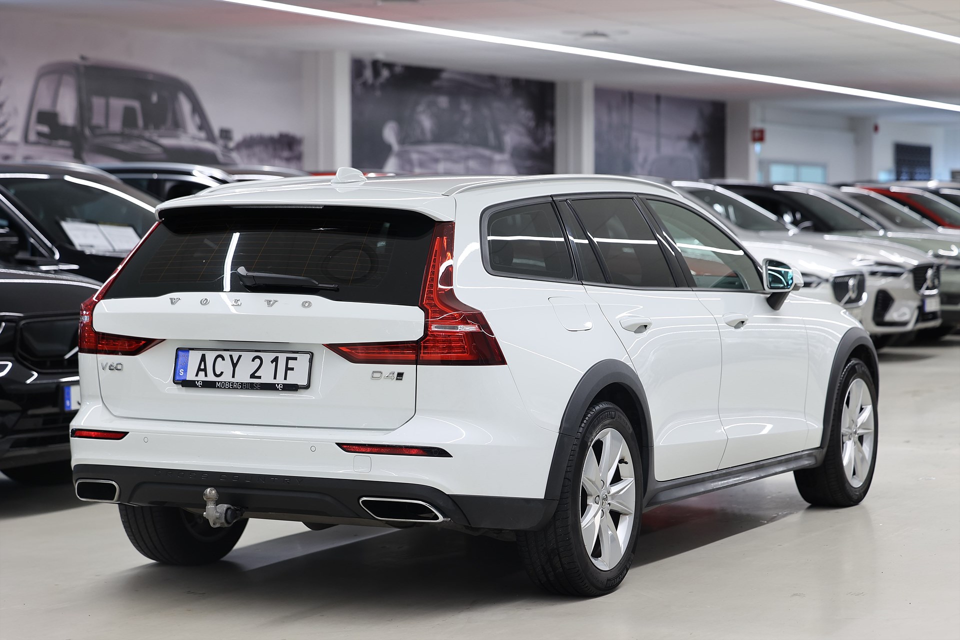 Volvo V60 Cross Country D4 AWD *Hjulkampanj!* Momentum Carplay