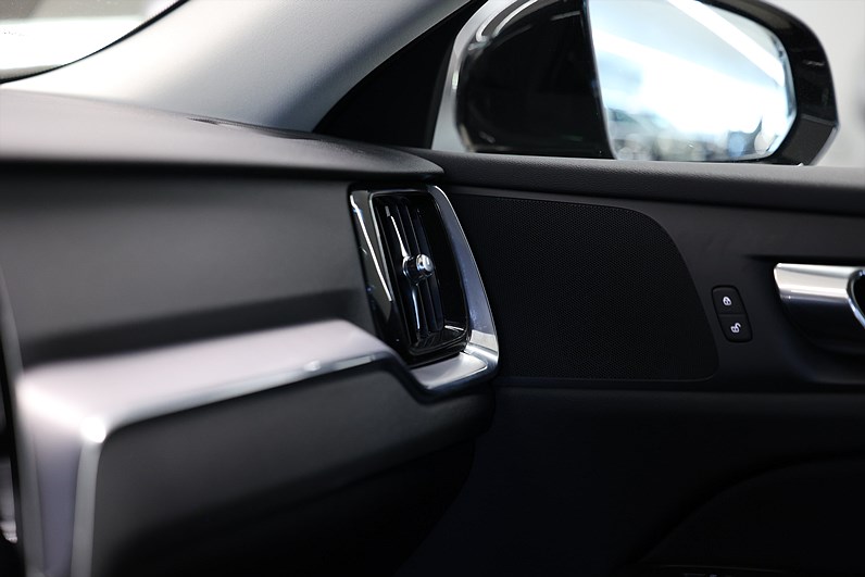 Volvo V60 T4 190hk Adv Edition B-kamera BLIS VOC Navi