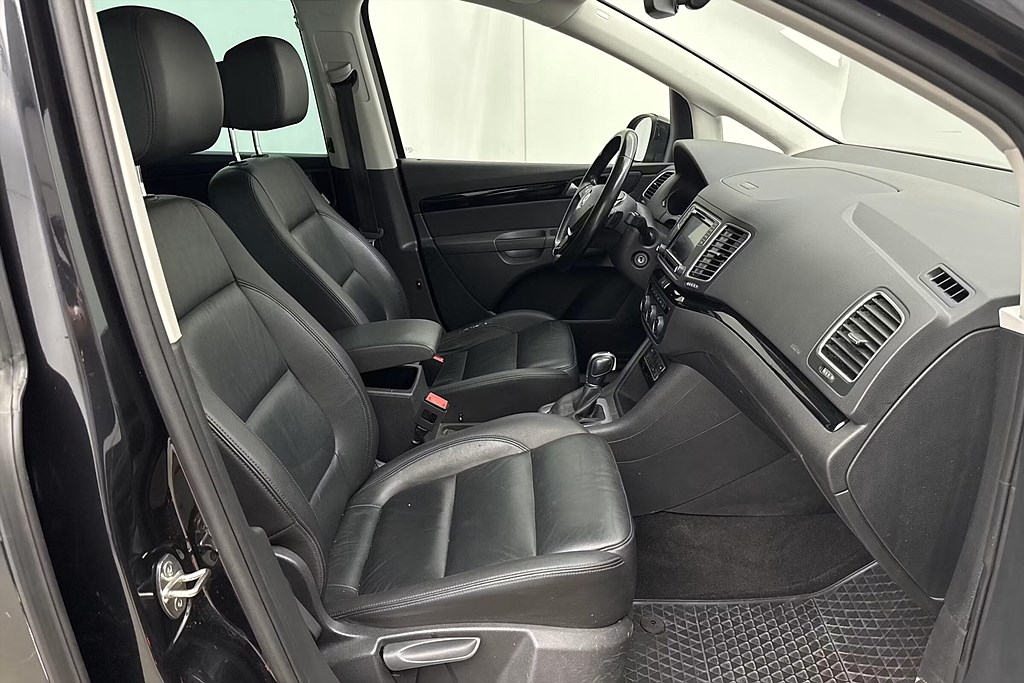 Volkswagen Sharan GT 2.0 TDI 4M 7-sits Drag Värmare ACC Skinn 184hk – bild 3 av 11