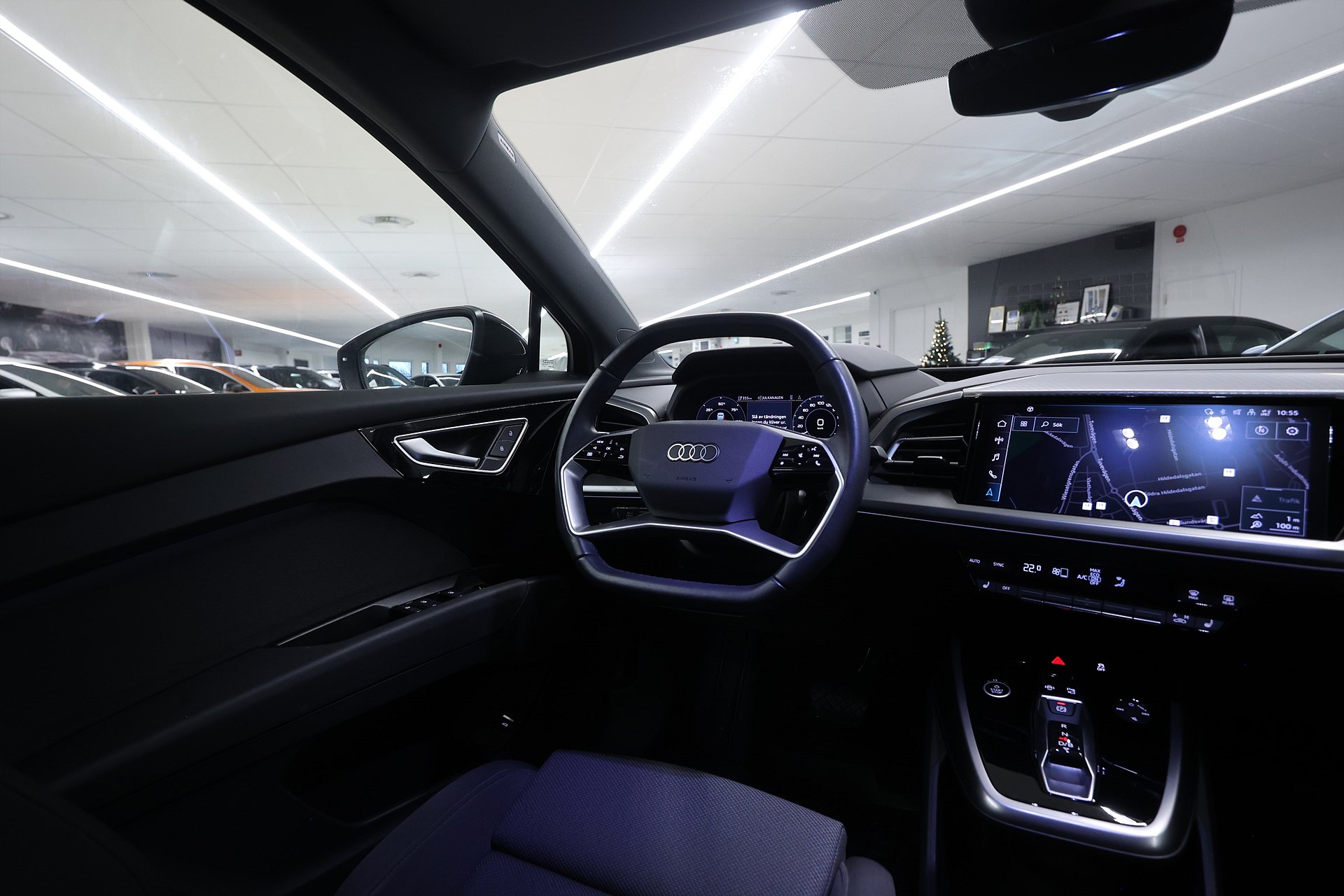 Audi Q4 40 e-tron 204hk *Hjulkampanj!* B-kamera Navi Värmare Black pkt