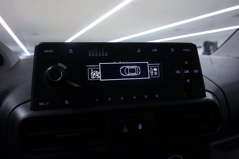 Peugeot Partner 1.5 BlueHDi 76hk V-inrett Drag PDC MOMS