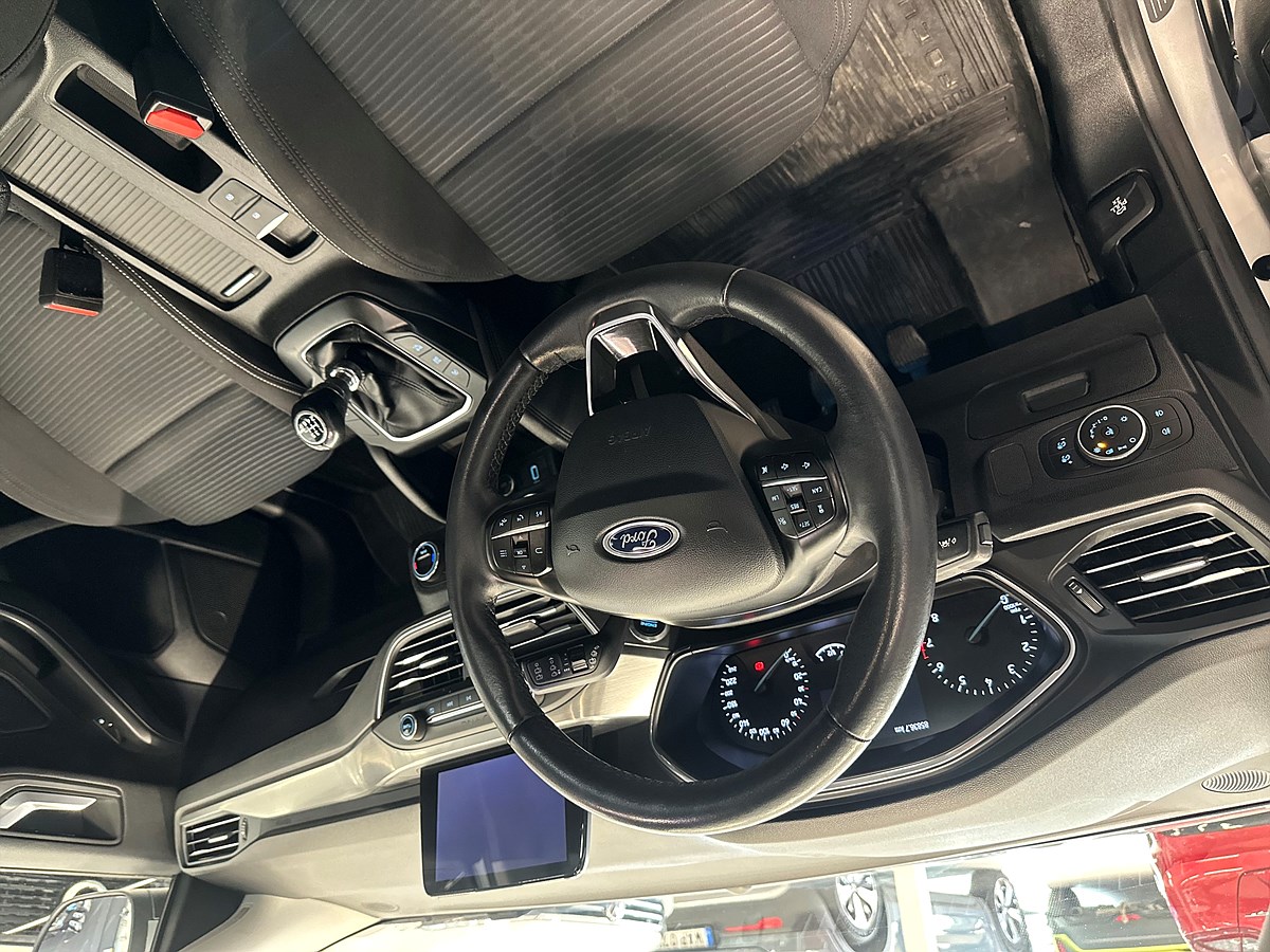 Ford Focus – bild 12