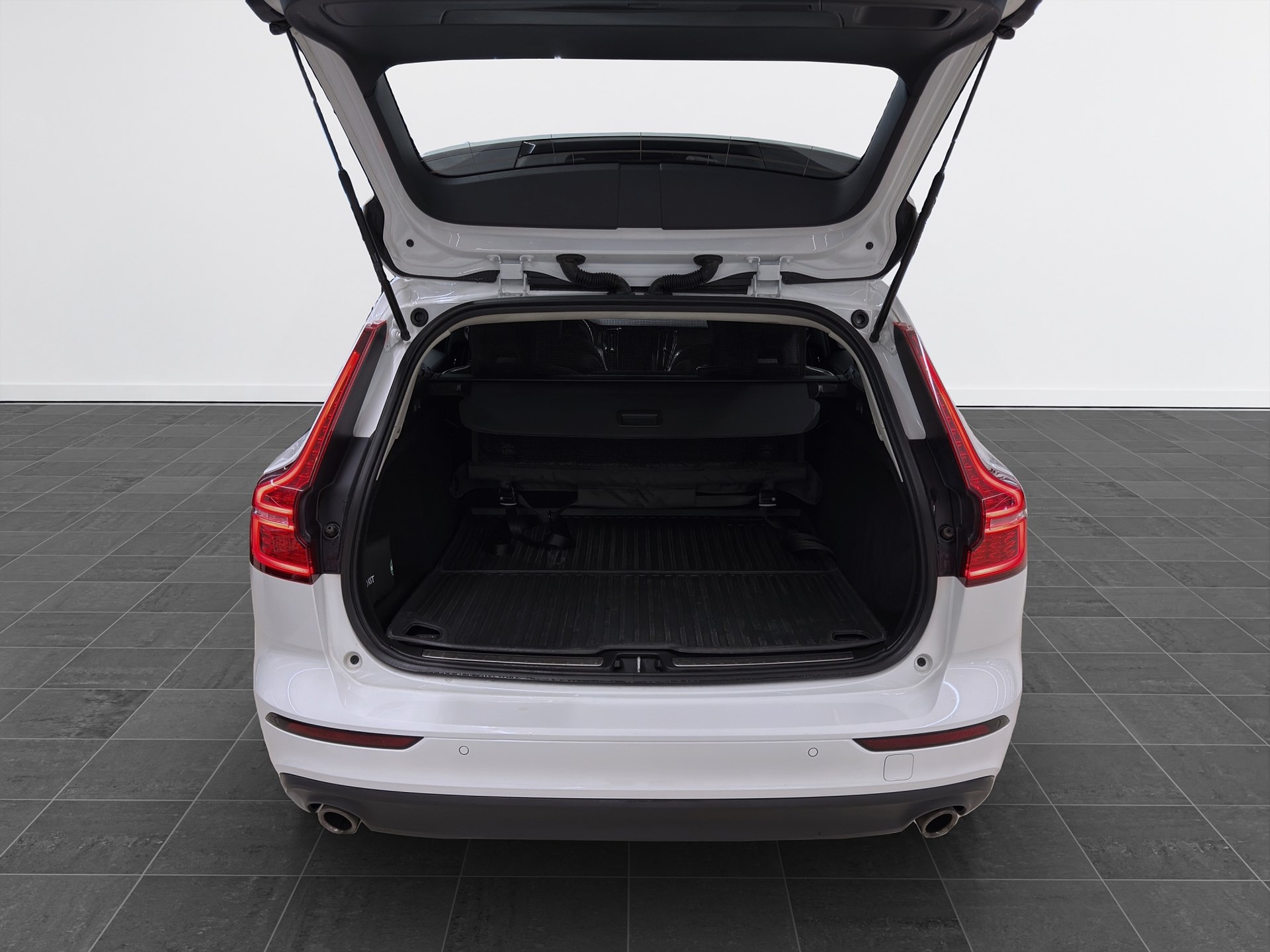 Volvo V60 D3 AWD 150hk Momentum Drag Navi CarPlay PDC