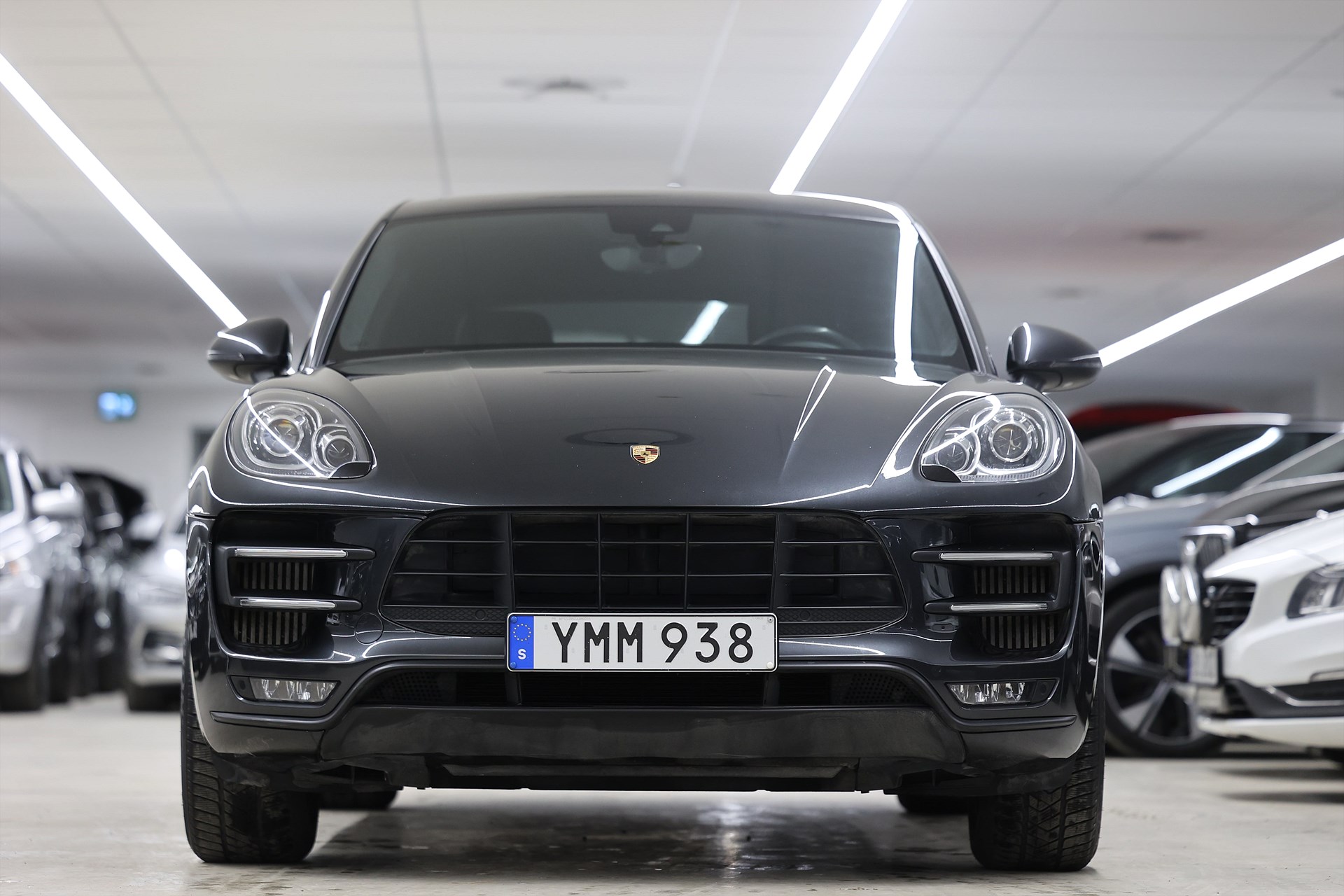 Porsche Macan Turbo Performance 441hk Sport Chrono BOSE Drag