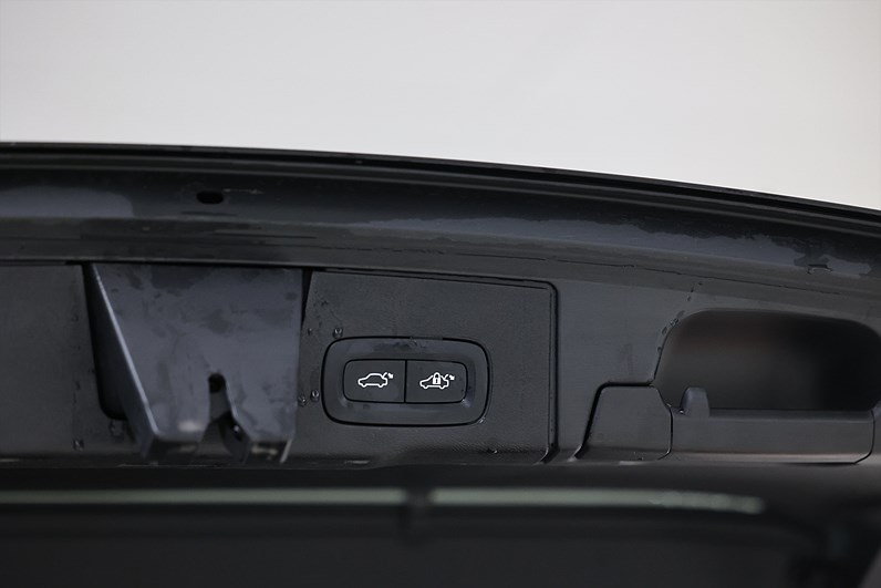 Volvo XC60 Recharge T6 AWD 350hk *Hjulkampanj!* Core Drag