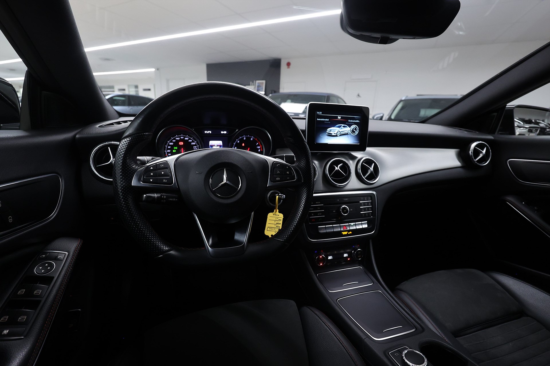 Mercedes-Benz CLA 250 211hk *Hjulkampanj!* Coupé AMG Night pkt