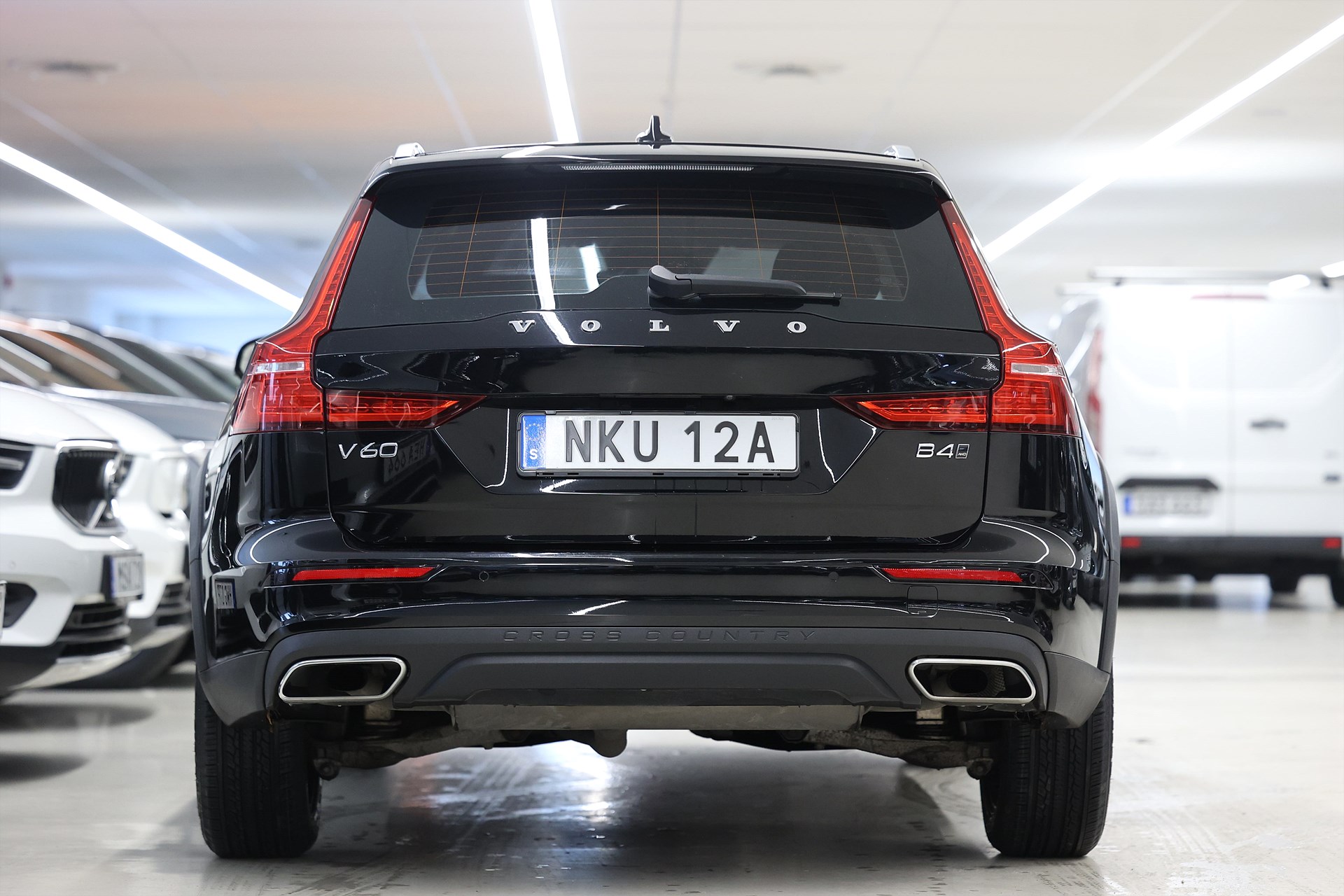 Volvo V60 B4 Cross Country 197hk *Hjulkampanj!* Momentum H/K