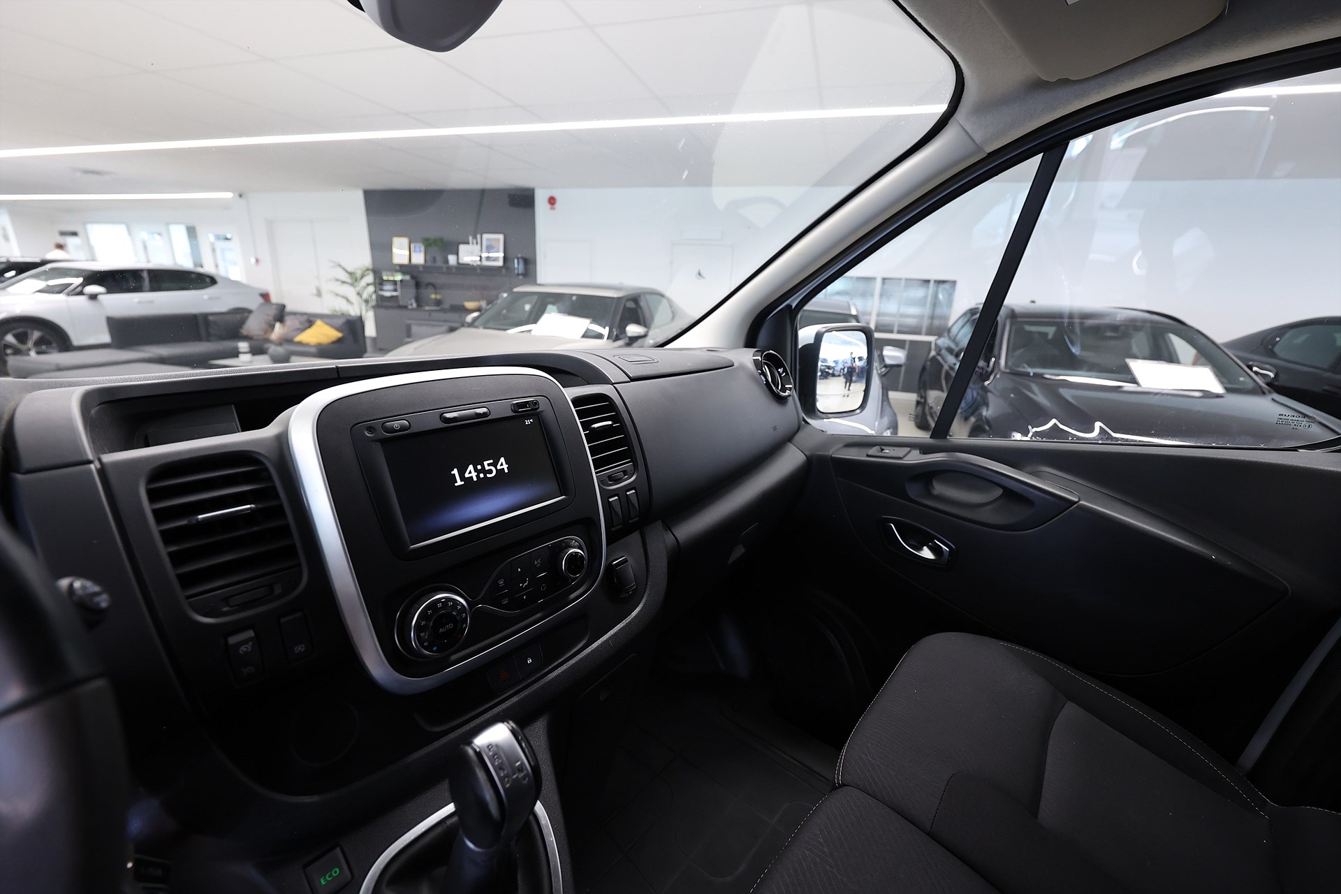 Nissan NV300 1.6 DCI 145hk L2 B-kamera Drag Navi LEASEBAR