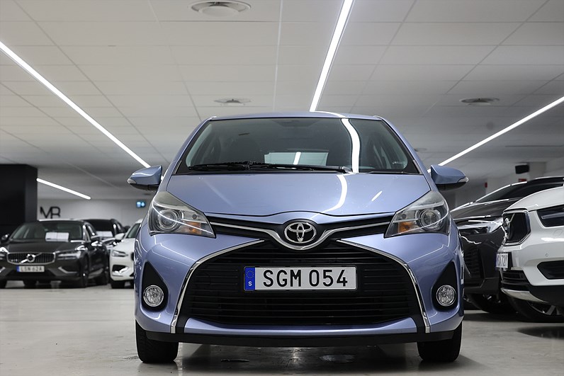 Toyota Yaris 5-dr 1.33 99hk *Hjulkampanj!* B-kamera Navi
