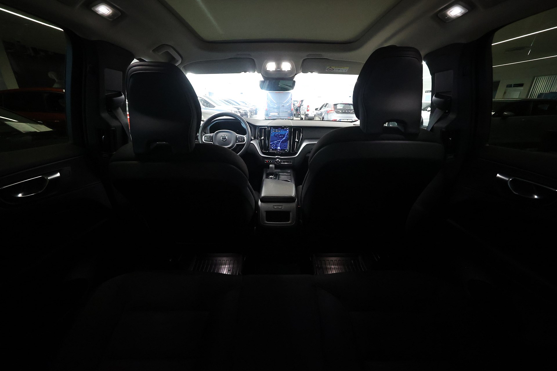 Volvo XC60 Recharge T6 AWD 340hk Momentum Pano Navi Drag