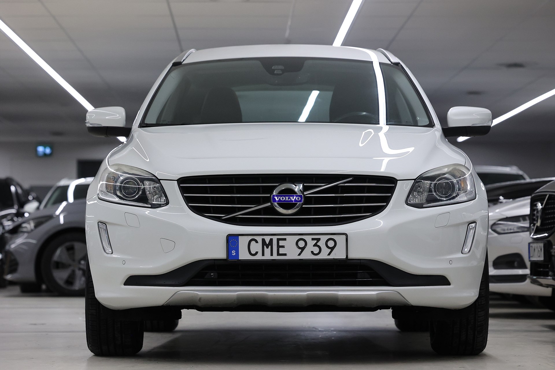 Volvo XC60 D4 AWD 181hk *Hjulkampanj!* Summum B-kamera Värmare