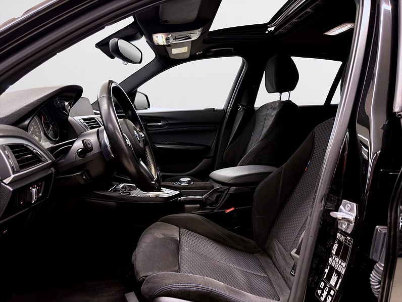 BMW M135i xDrive 5-dörrars 326hk M sport H/K Navi B-Kamera PDC