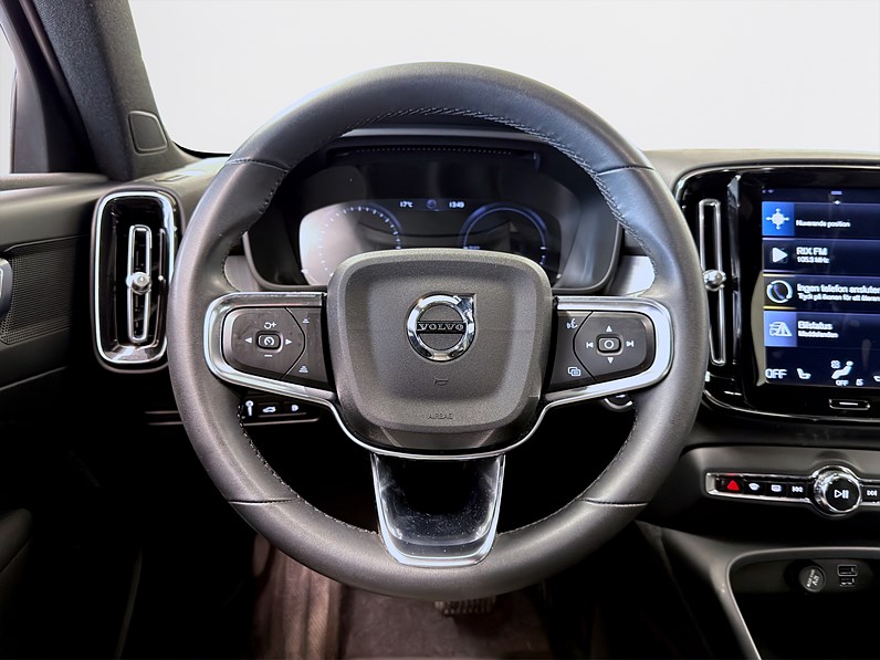 Volvo XC40 Recharge T4 211hk Core Bright B-Kamera Keyless Navi