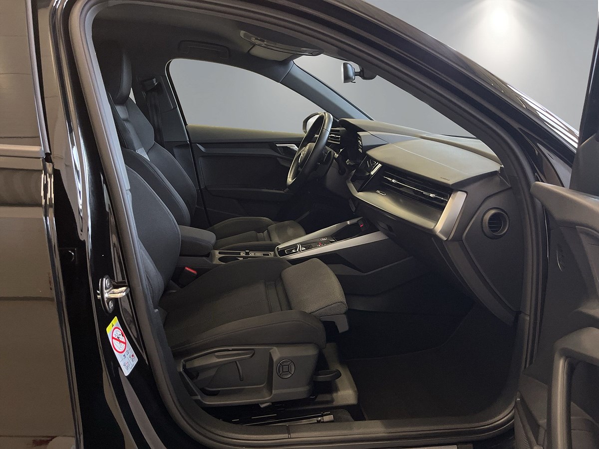 Audi A3 Sportback 35 TFSI S Tronic, 150hk, 2023