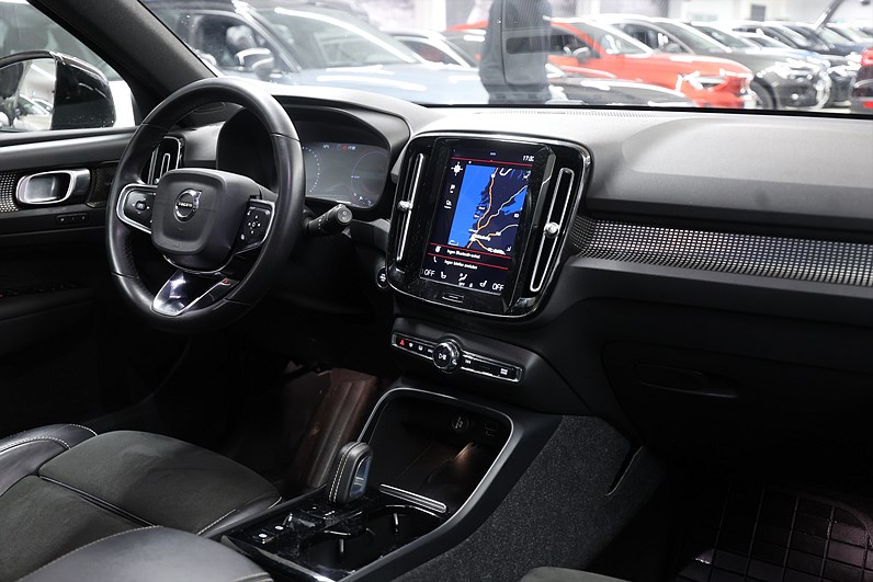 Volvo XC40 Recharge T4 211hk R-Design H/K Pano