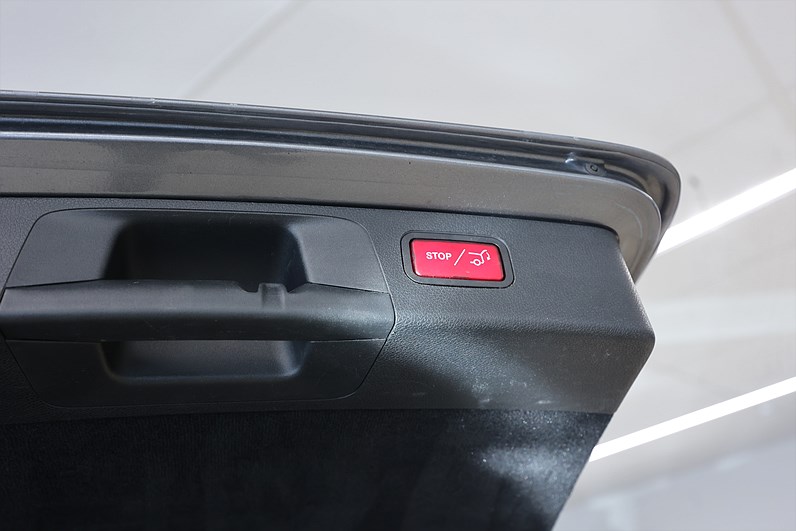 Mercedes-Benz E 200 T d 150hk AMG Pano 360° Alcantara Night Paket