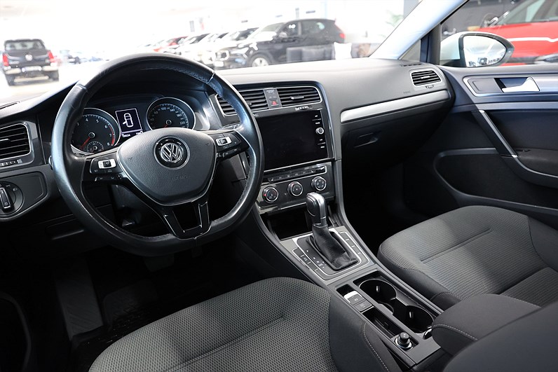 Volkswagen Golf 5-dörrar 1.0 TSI 110hk R-Line Base CarPlay