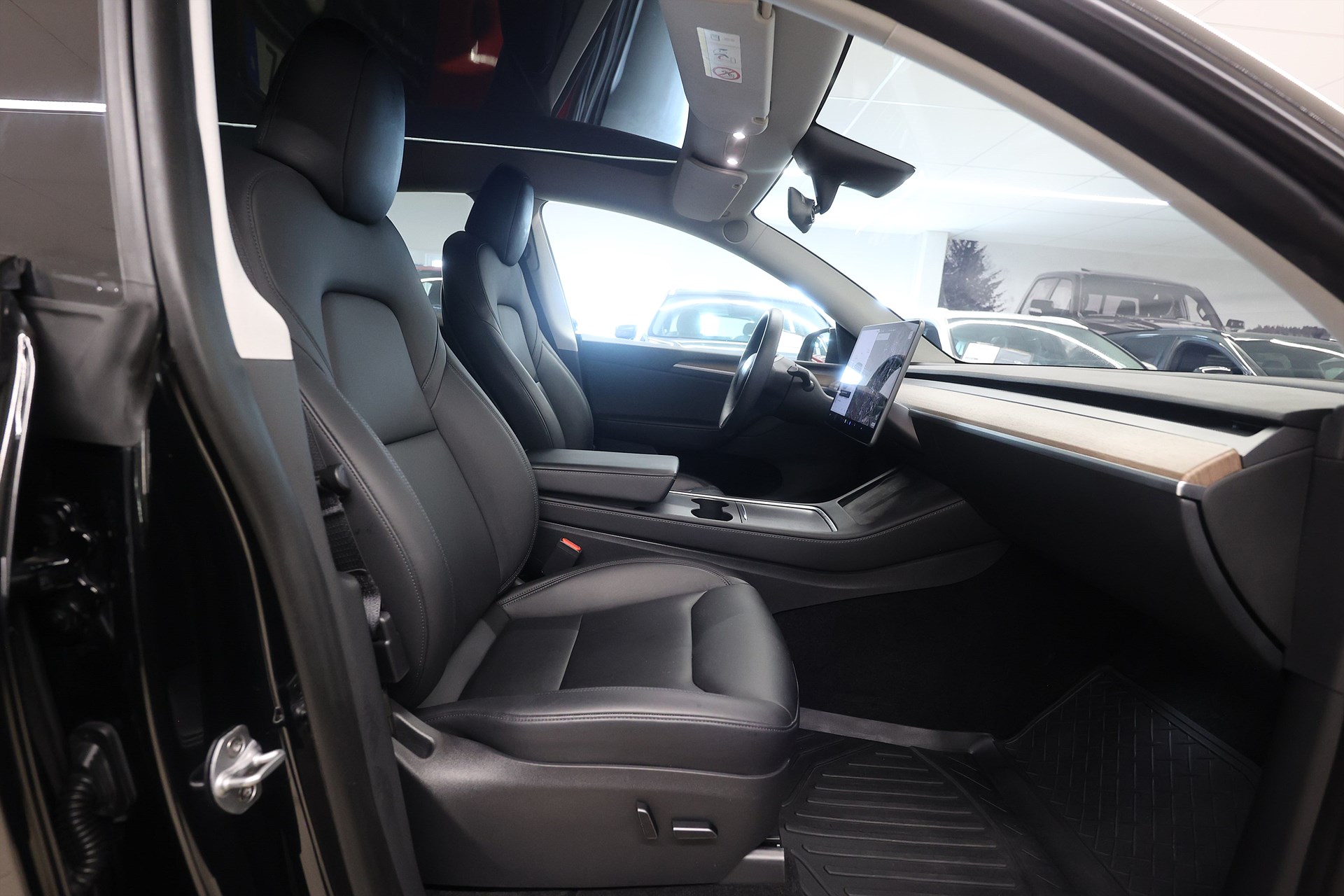 Tesla Model Y Performance 534hk Pano Navi Läder