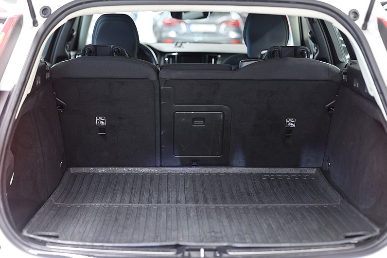 Volvo V60 D4 AWD 190hk *Hjulkampanj!* Momentum Drag