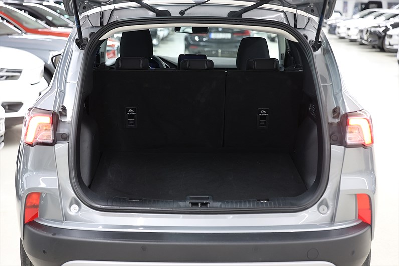 Ford Kuga Hybrid AWD 190hk *Hjulkampanj!* Sync 4 Navi B-kamera MOMS