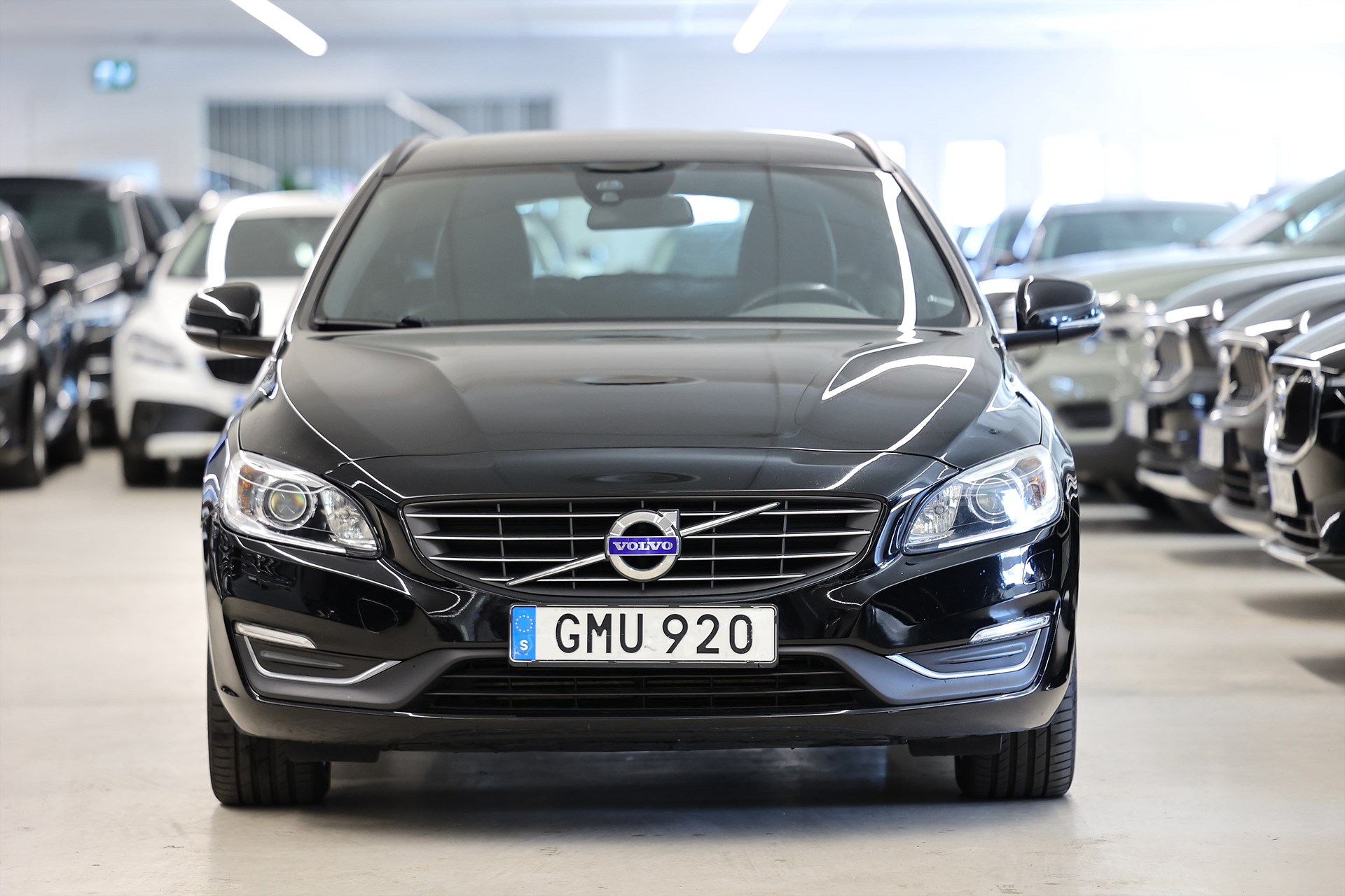 Volvo V60 D5 AWD Plug-in AWD Momentum B-Kamera Drag