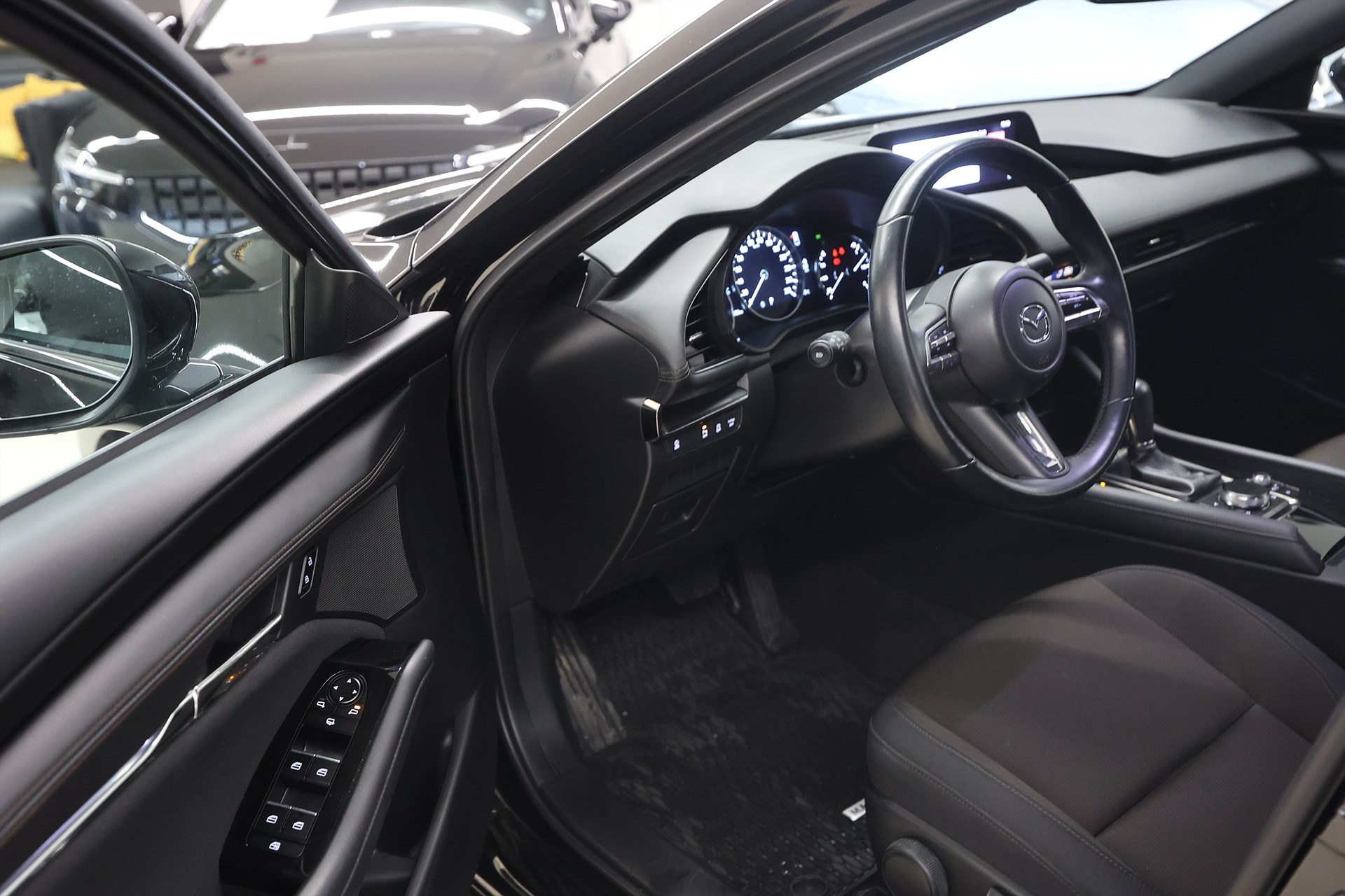 Mazda 3 Hatchback 2.0 M Hybrid 150hk *Hjulkampanj!* B-kamera Navi