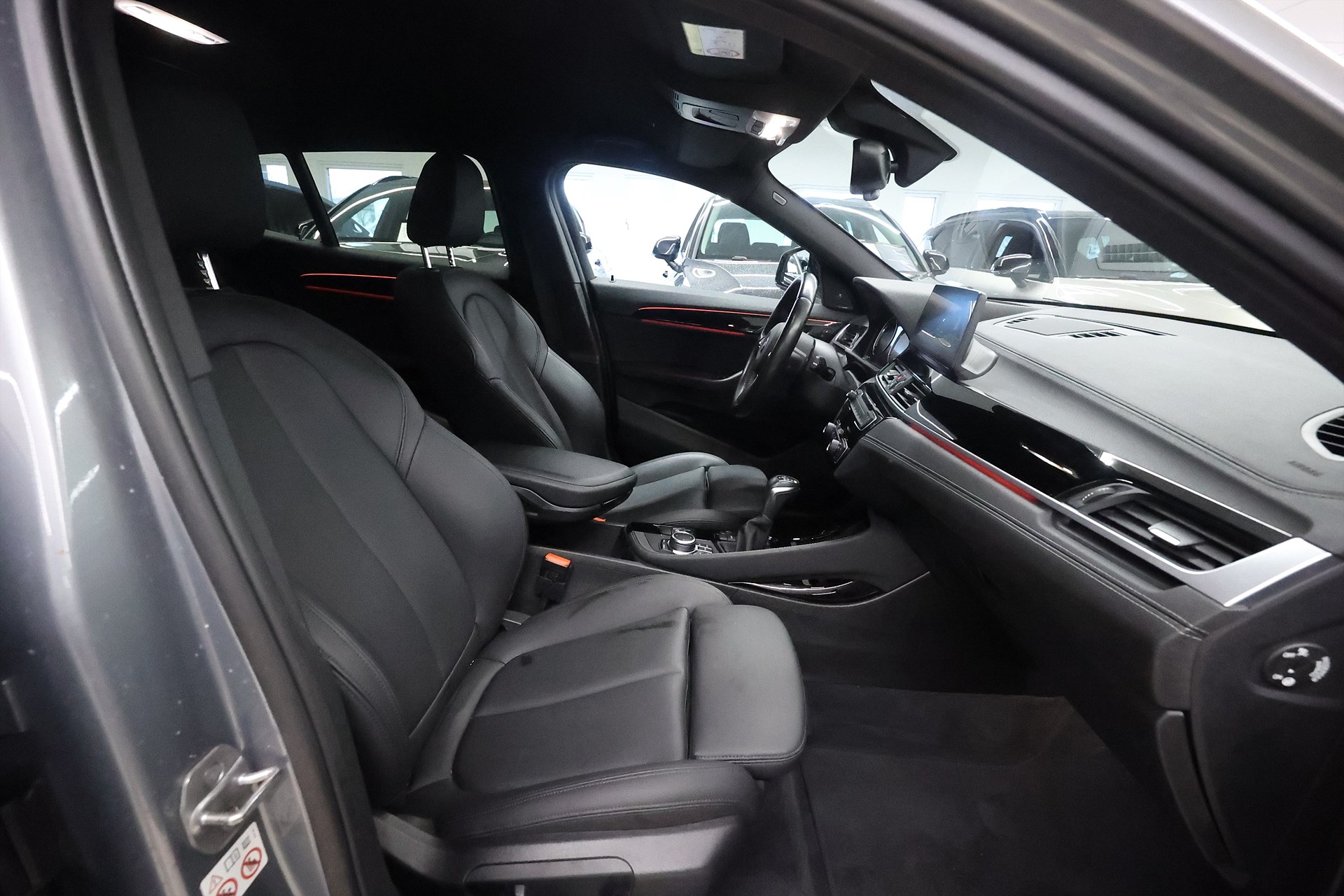 BMW X2 xDrive25e 220hk M Sport Shadow HUD H/K Skinn