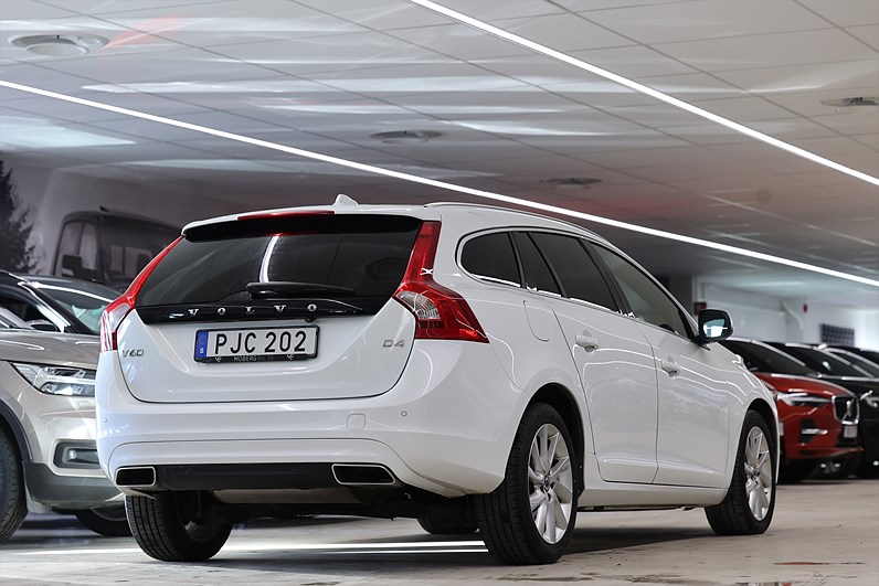 Volvo V60 D4 190hk Summum Värmare B-kamera Navi Skinn