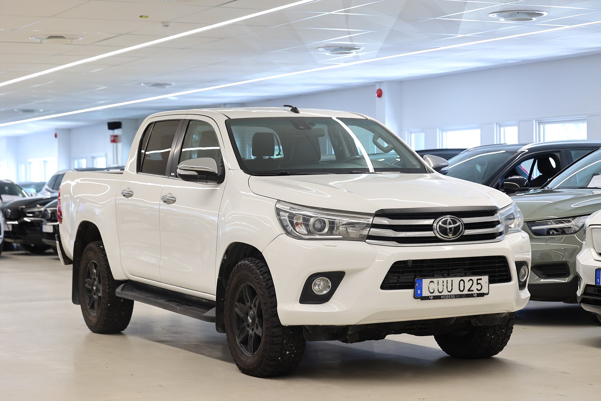 Toyota Hilux 2.4 AWD 150hk Drag B-kamera Värmare Skinn MOMS