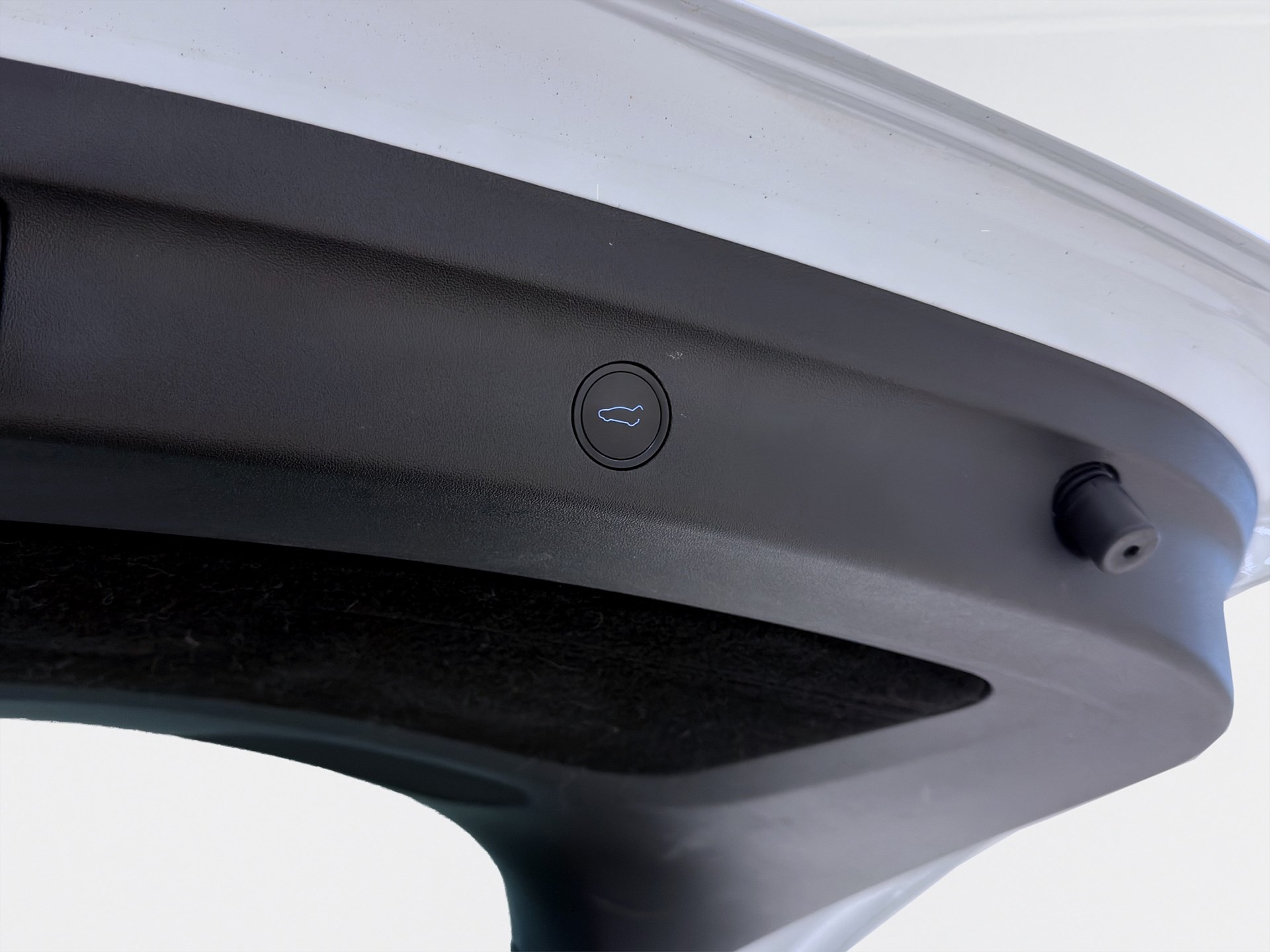 Tesla Model Y Long Range AWD 514hk Pano Drag Läder Navi