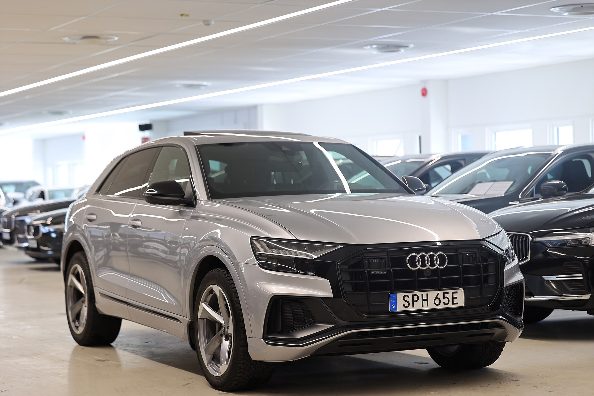 Audi Q8 50 TDI 286hk Q S-Line B&O 360-Kamera Pano Värmare Luftfjädring