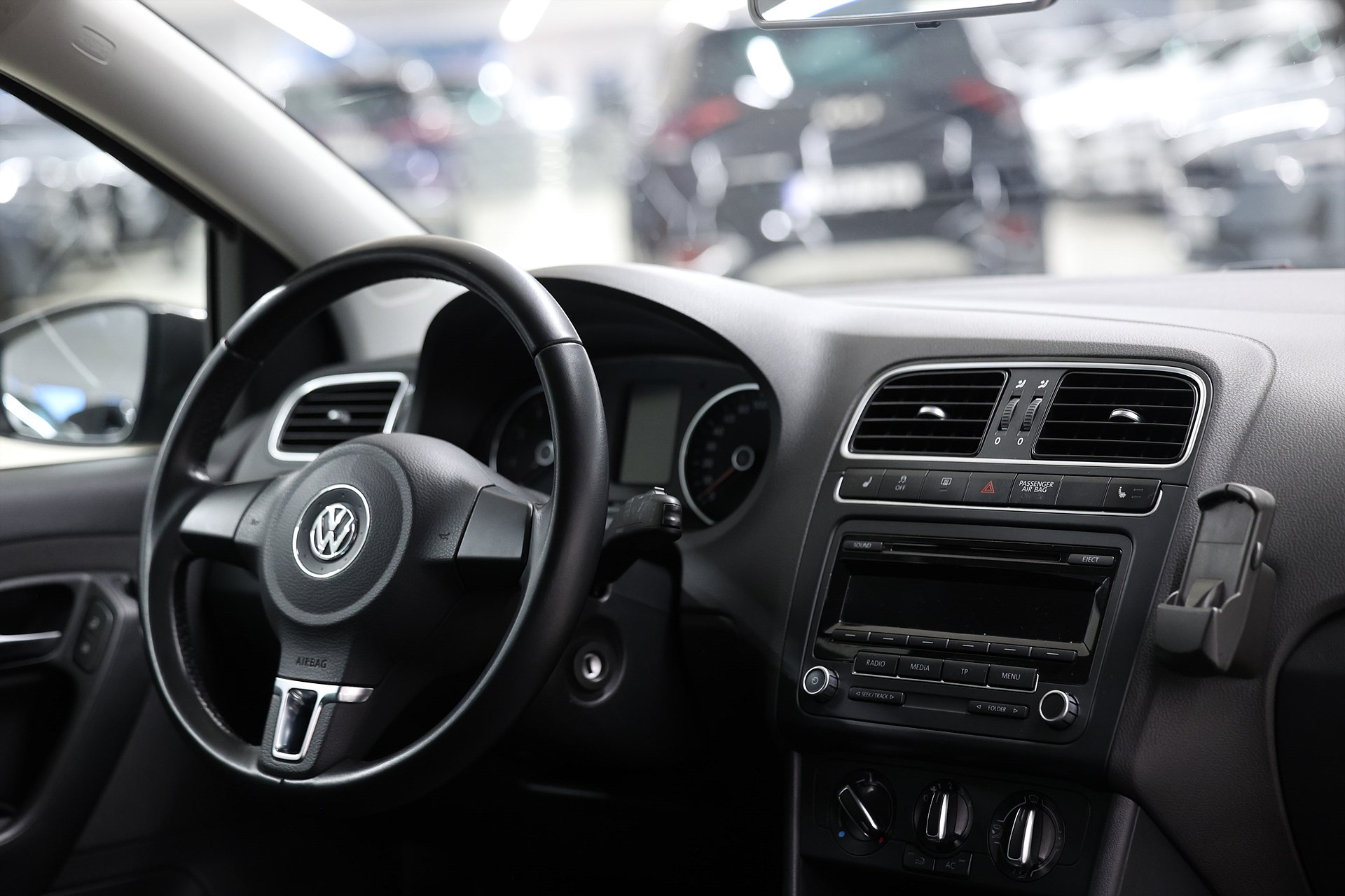 Volkswagen Polo 1.2 TSI 90hk *Hjulkampanj!* Masters R Line PDC Farth