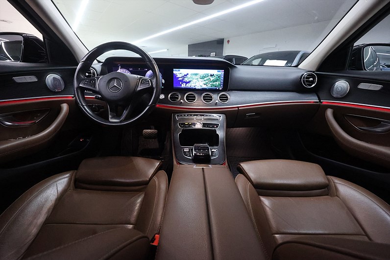 Mercedes-Benz E 220 T d 194hk Avantgarde HUD 360 Drag Läder