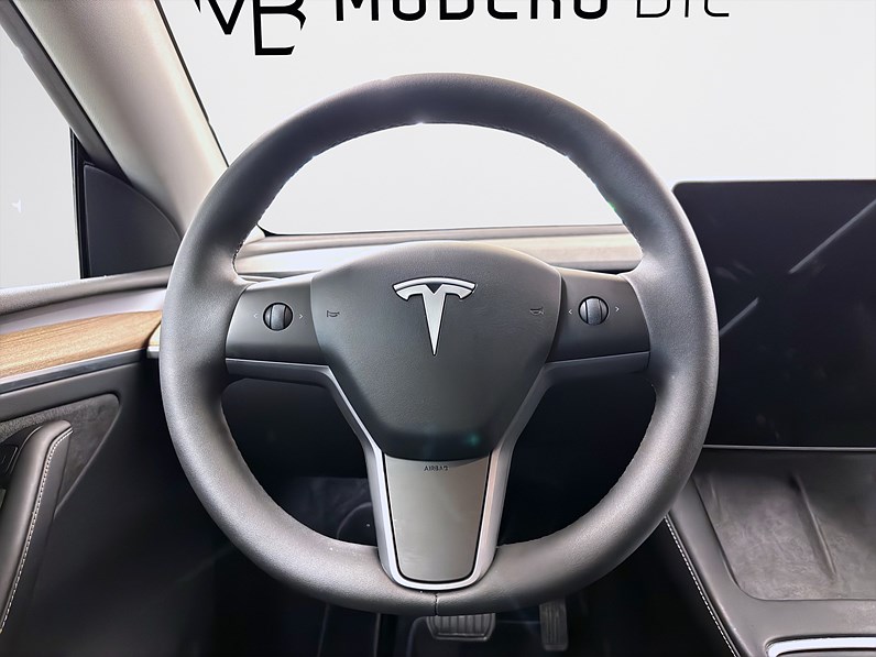 Tesla Model Y Standard Range 299hk Helg på Moberg! Pano Premium Navi 360