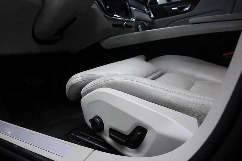 Volvo V60 Cross Country B4 197hk Plus Läder B-Kamera Navi Drag
