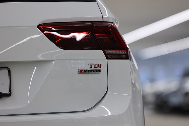 Volkswagen Tiguan 2.0 TDI 4Motion 190hk Executive Drag Värmare