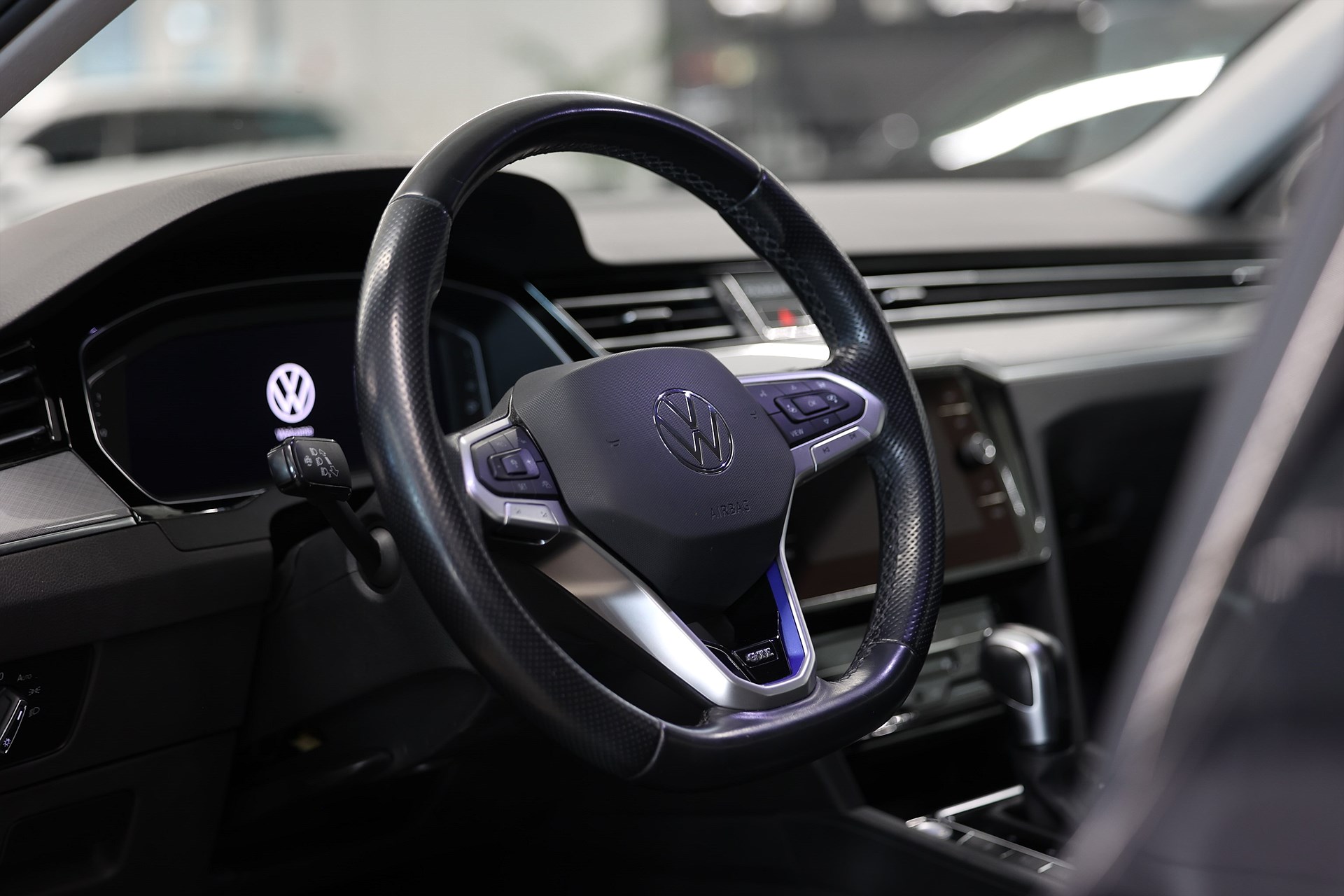 Volkswagen Passat GTE IQ Cockpit B-kamera Drag Värmare MOMS