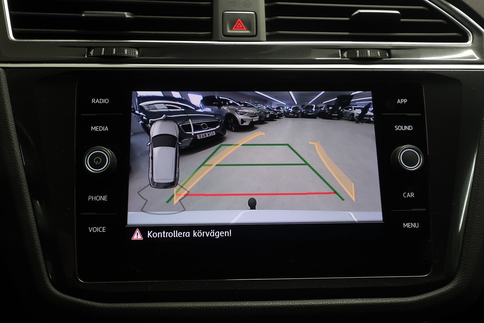 Volkswagen Tiguan 2.0 TDI 4Motion 190hk Executive Drag Värmare