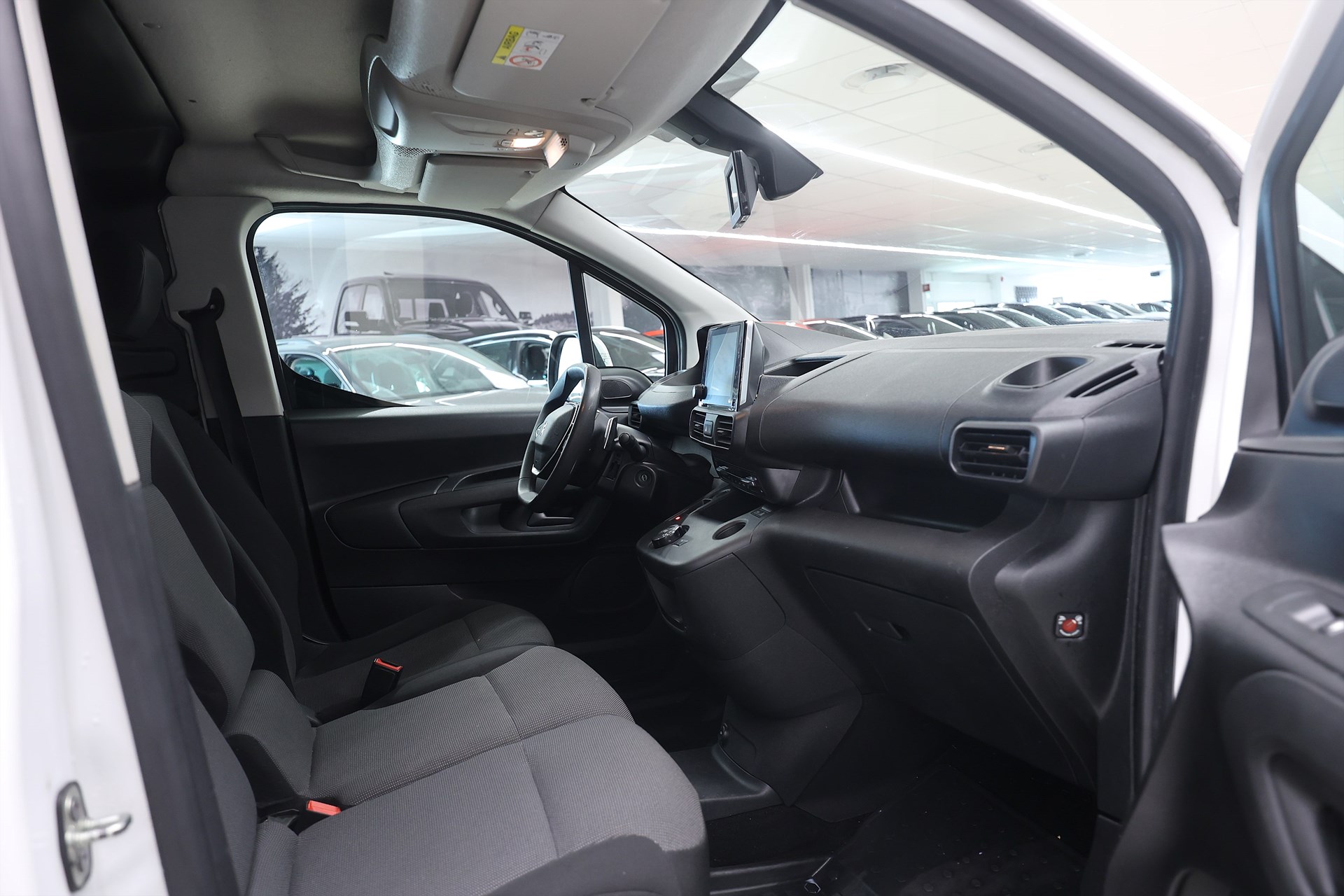 Peugeot Partner 1.5 BlueHDi 130hk Pro Plus Värmare B-kamera